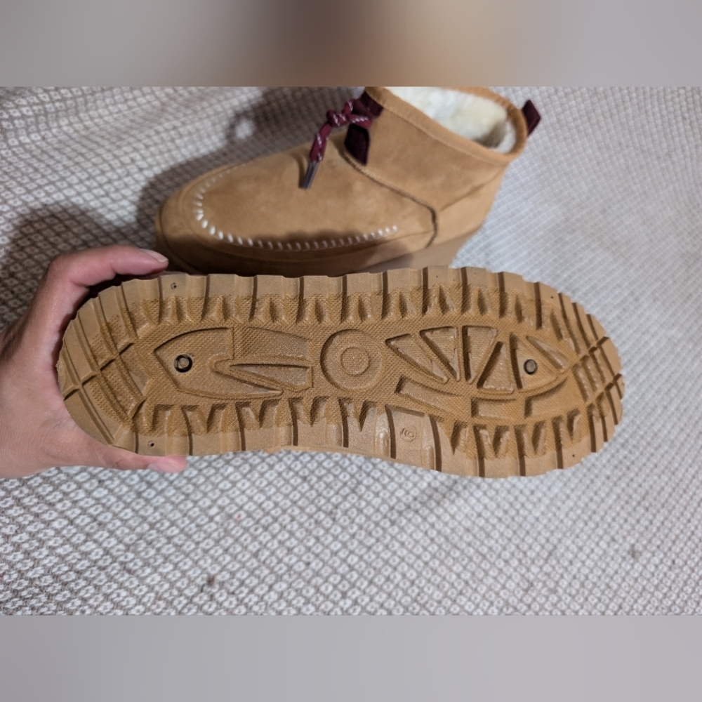 Mudd Tan Boots with White Interior - Picture 9 of 12